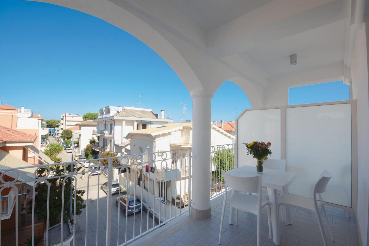 Residence Hotel Alba Palace Альба-Адриатика Экстерьер фото